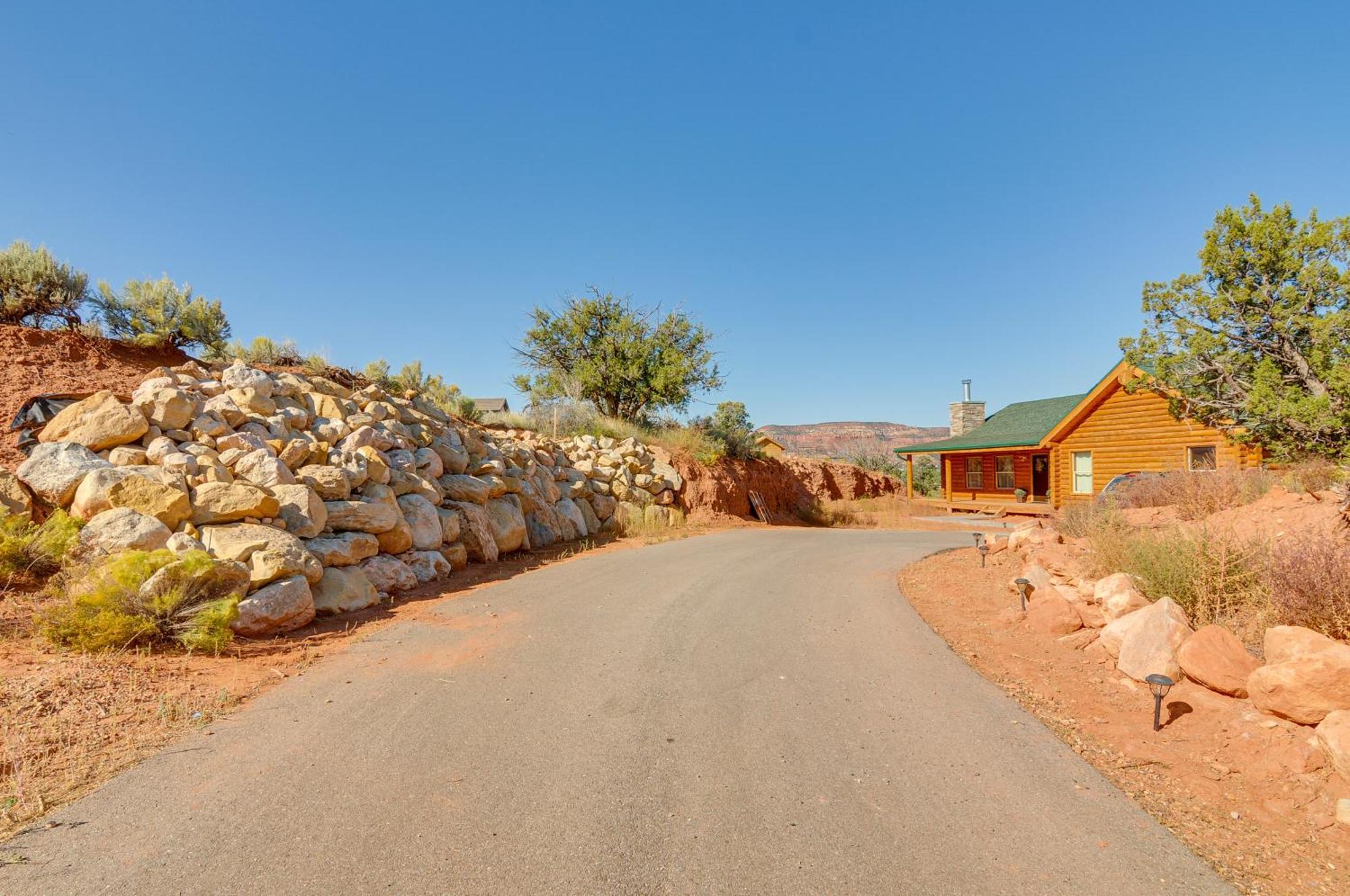 The Cliffrose Cabin - Hike, Relax, Explore! Канаб Экстерьер фото